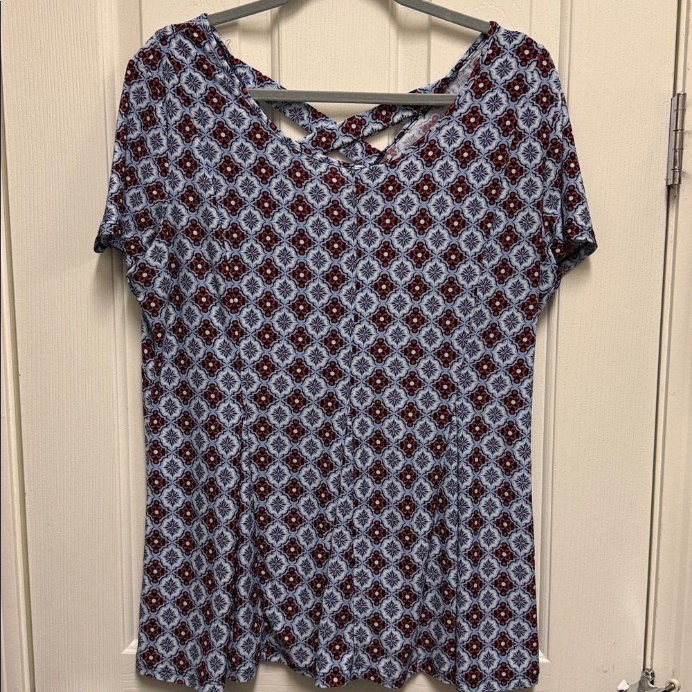 Roz & Ali Geometric Blue and Red Short Sleeve Top